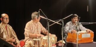 সুরের জাদুতে প্যারিস মাতালেন সৌম্যেন অধিকারী